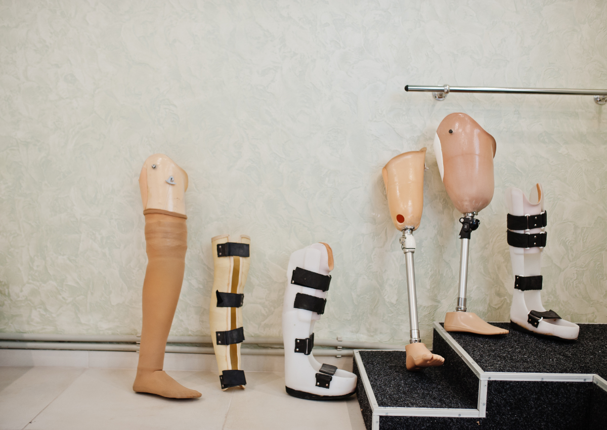 Có nhiều loại chân giả dưới gối khác nhau